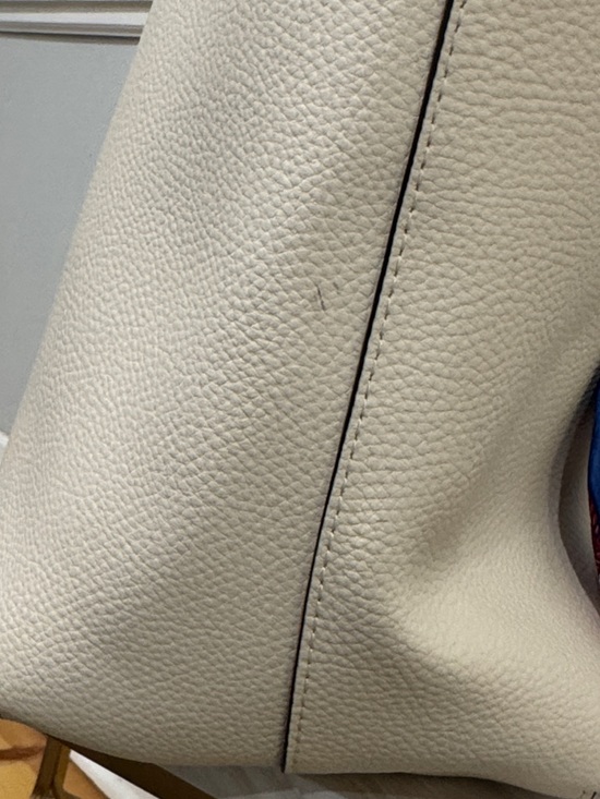 Coach Large Town Tote Chalk Pebbled Leather Off White Tote - Picture 9 of 17